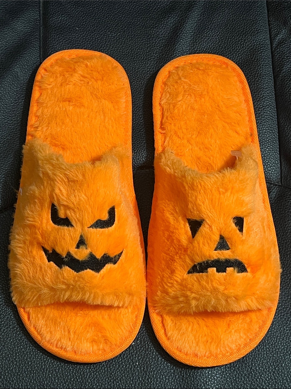 NEW Orange Jack-O-Lantern Halloween Slippers Unisex, size 40/41, W 9-10/M 7-8